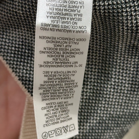 Black, Green and White Sweater - Picture 4 of 7